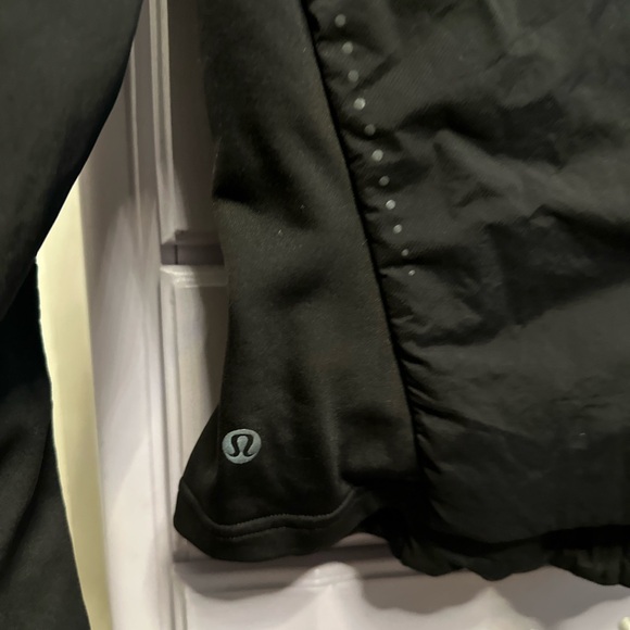 Pace yourself Lululemon jacket size 4 - Picture 2 of 4